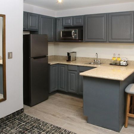 Voco Saltillo Suites By Ihg Eksteriør bilde