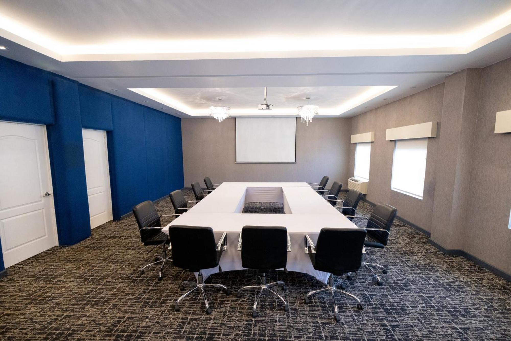 Voco Saltillo Suites By Ihg Eksteriør bilde