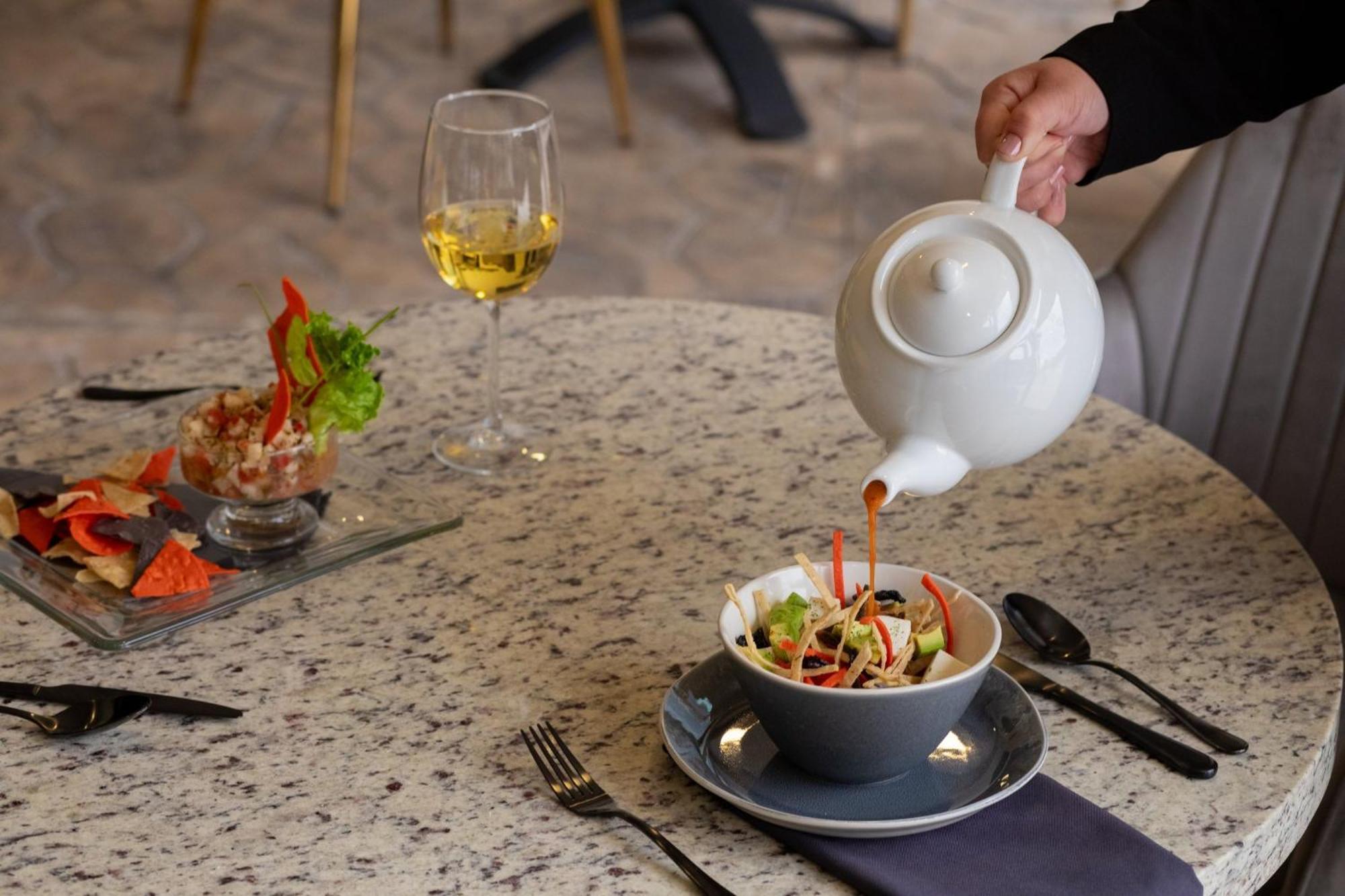 Voco Saltillo Suites By Ihg Eksteriør bilde