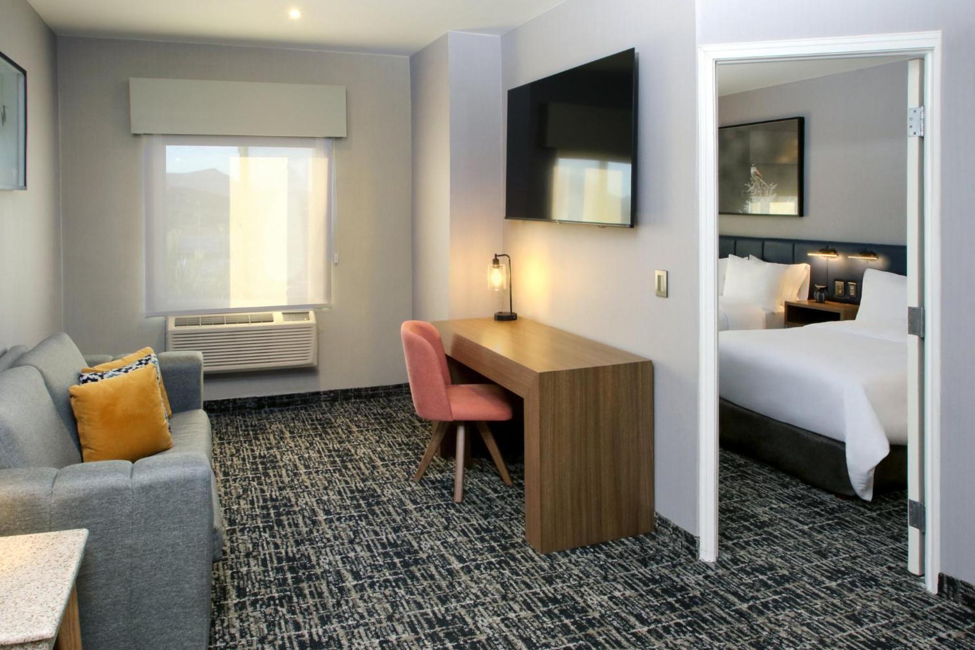 Voco Saltillo Suites By Ihg Eksteriør bilde