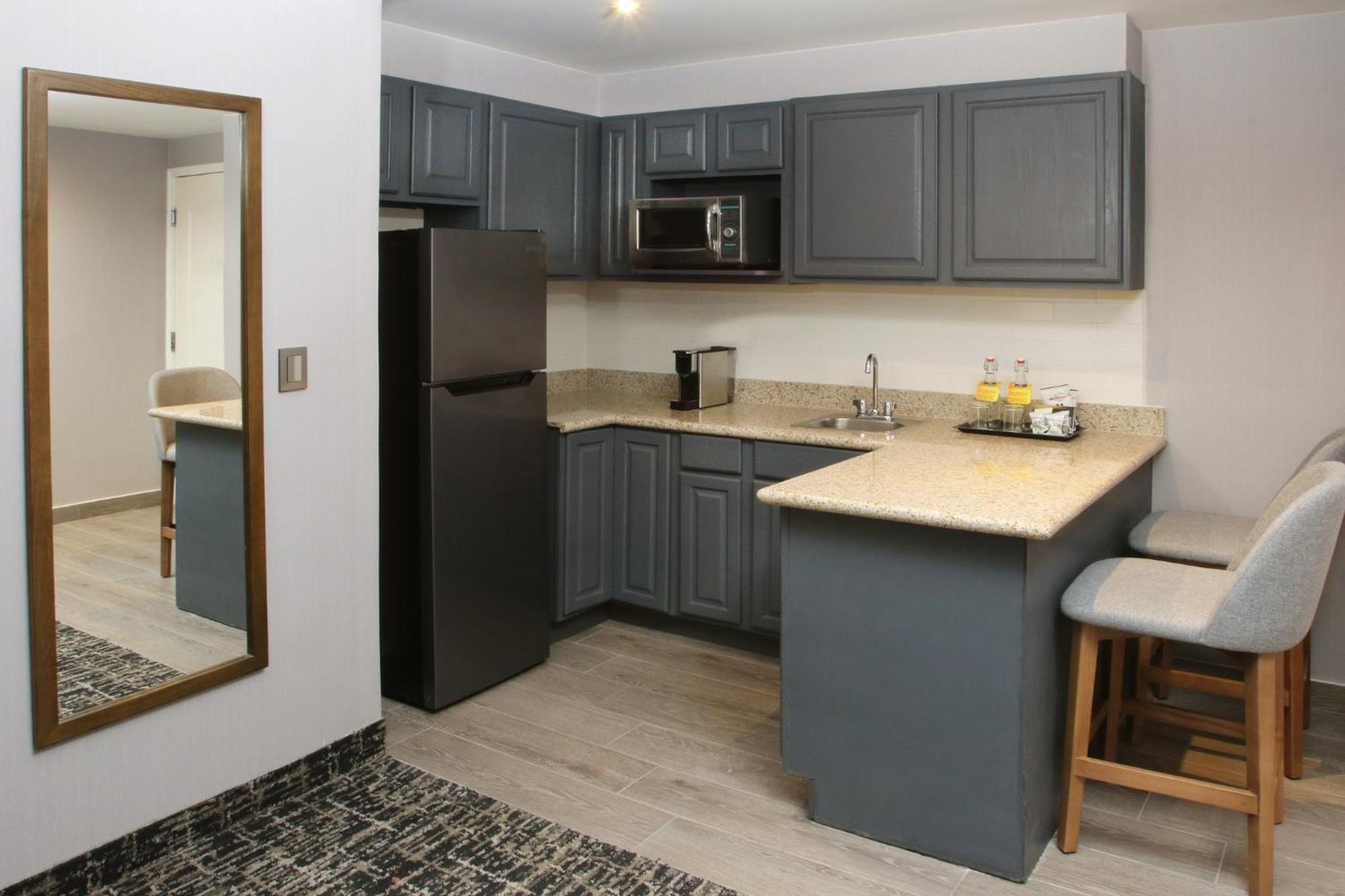 Voco Saltillo Suites By Ihg Eksteriør bilde