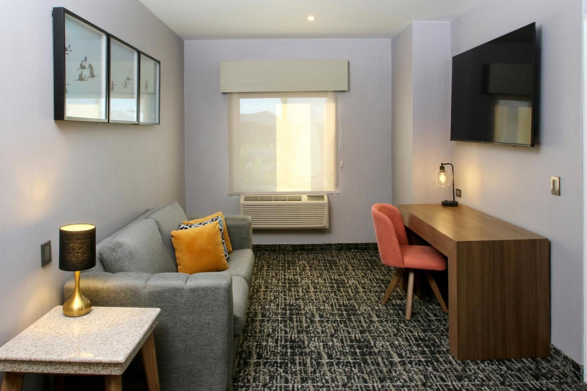 Voco Saltillo Suites By Ihg Eksteriør bilde