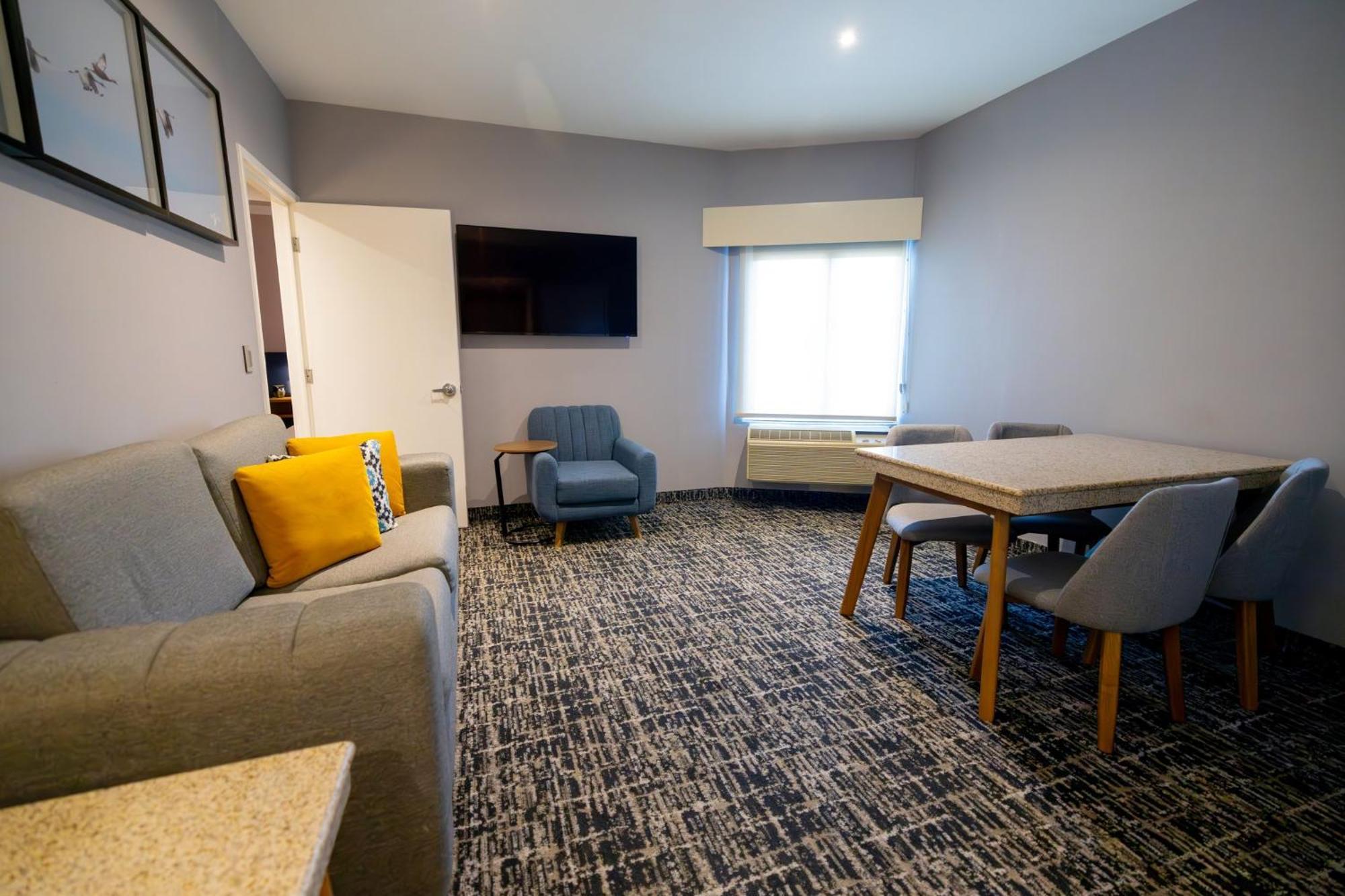 Voco Saltillo Suites By Ihg Eksteriør bilde